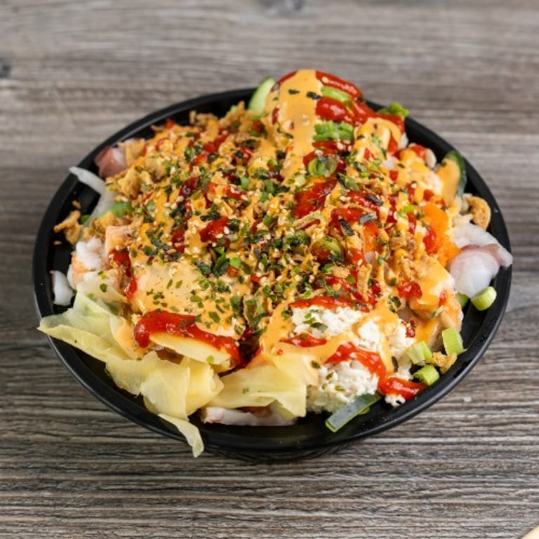 Crab Delights: Fresh Poke and Seafood Dishes