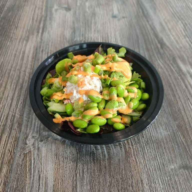 Crab Delights: Fresh Poke and Seafood Dishes